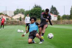 lol官网-里昂球员在法甲联赛中取得关键胜利