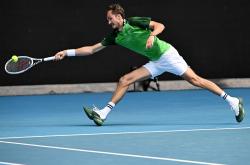 lol全球总决赛-美国网球队力克欧洲网球队,梅德韦杰夫关键制胜的简单介绍