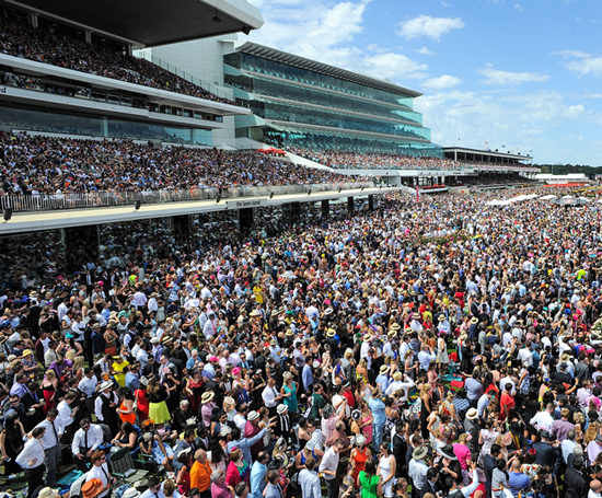 阿联酋俱乐部在比赛中展现无懈之阵 阿联酋俱乐部在比赛中展现无懈之阵