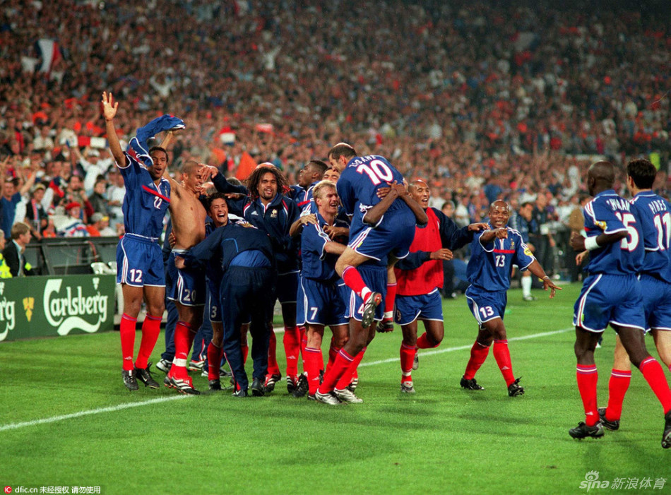 激烈较量：意大利与荷兰在欧锦赛上争夺胜利的简单介绍