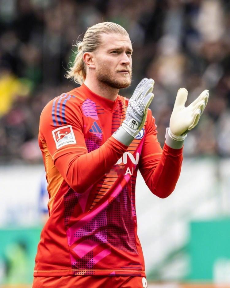 沙尔克04凭借进攻实力获胜,跻身积分榜前列 沙尔克04凭借进攻实力获胜,跻身积分榜前列