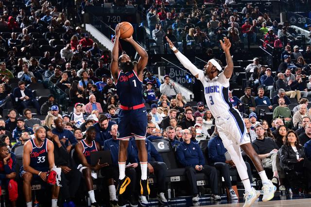 快船击败骑士，取得主场三连胜