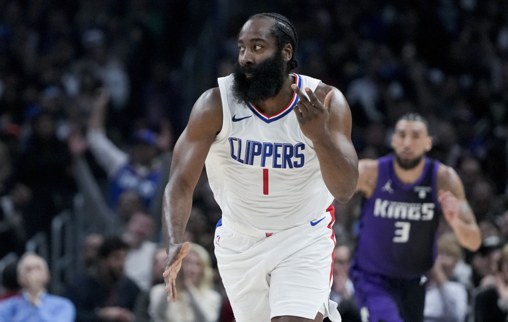 关于湖人B队横扫勇士，哈登爆发神勇的信息