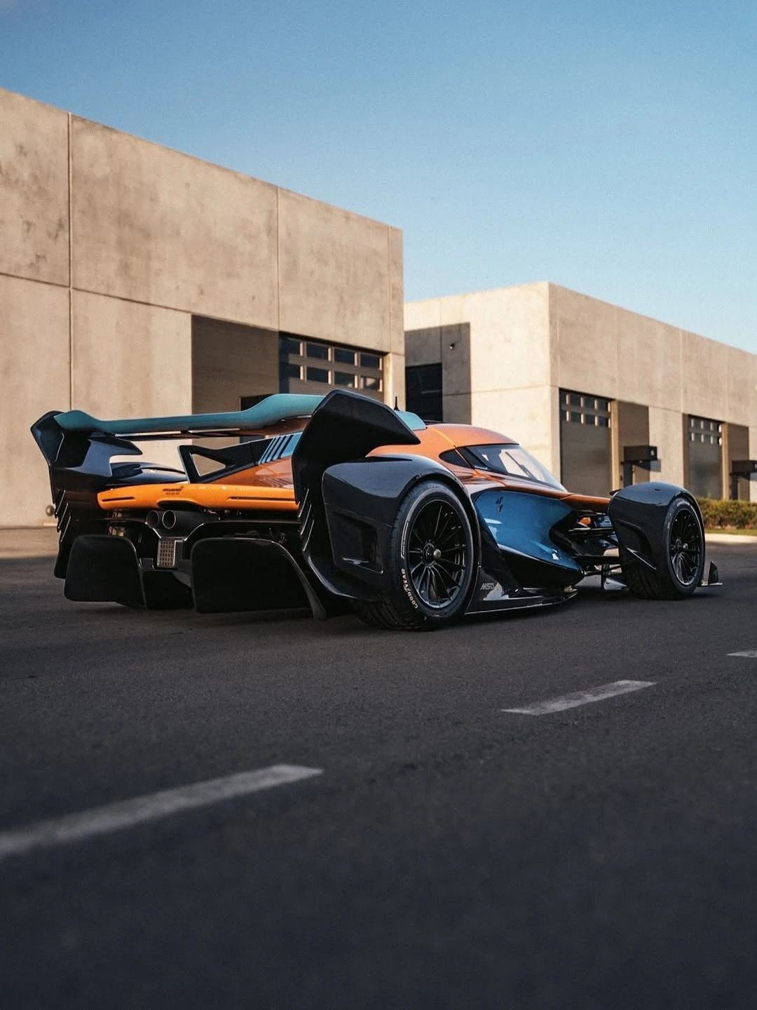 迈凯伦翻盘红牛车队，阿隆索高光表现